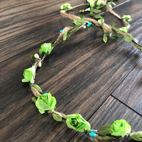 🌸💚Boho Flower Crown/ Headband - Picture 5 of 5